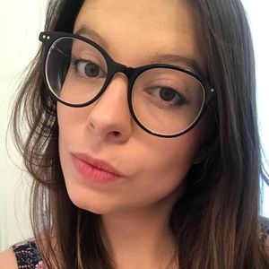 Meet your Posher, Holly